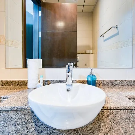 Overlooking Marina Canal 1Br Close To Mall, Promenade & Beach, Bay Central 1, Dubai Marina By Deluxe Holiday Homes Exterior photo